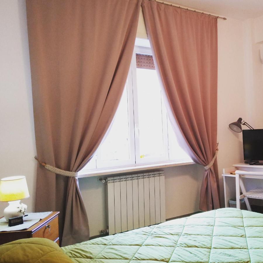 B&B Galileo Napoli Bagian luar foto