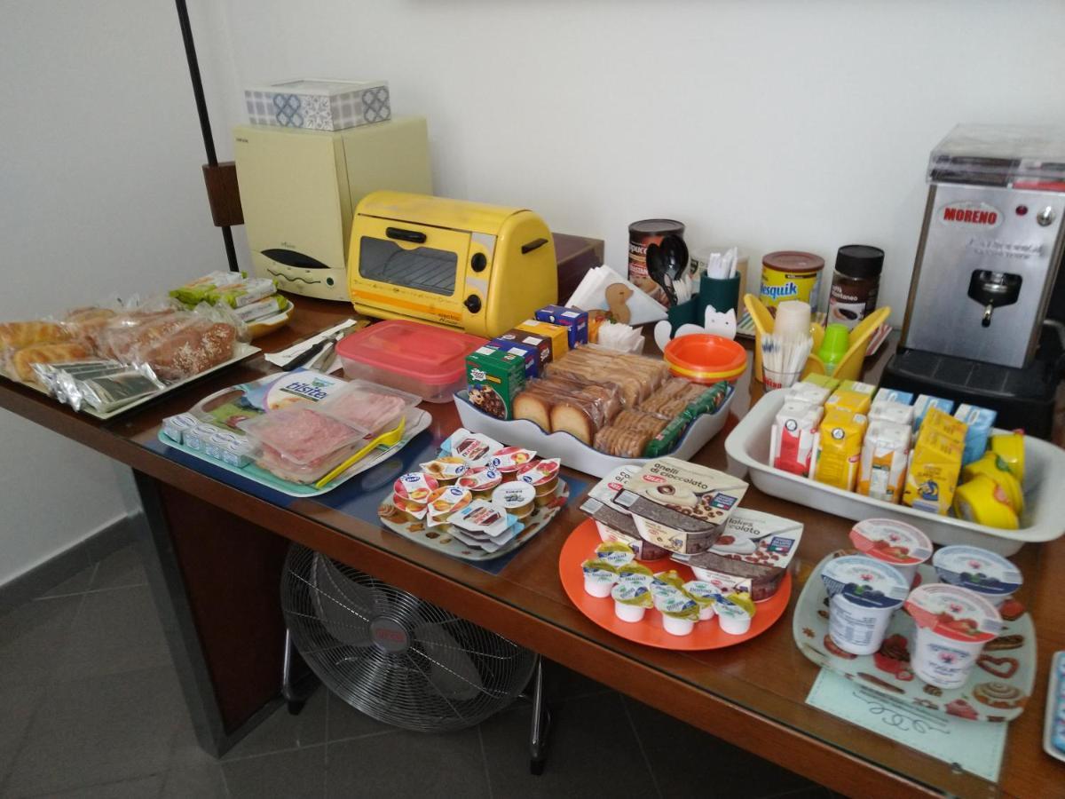 B&B Galileo Napoli Bagian luar foto