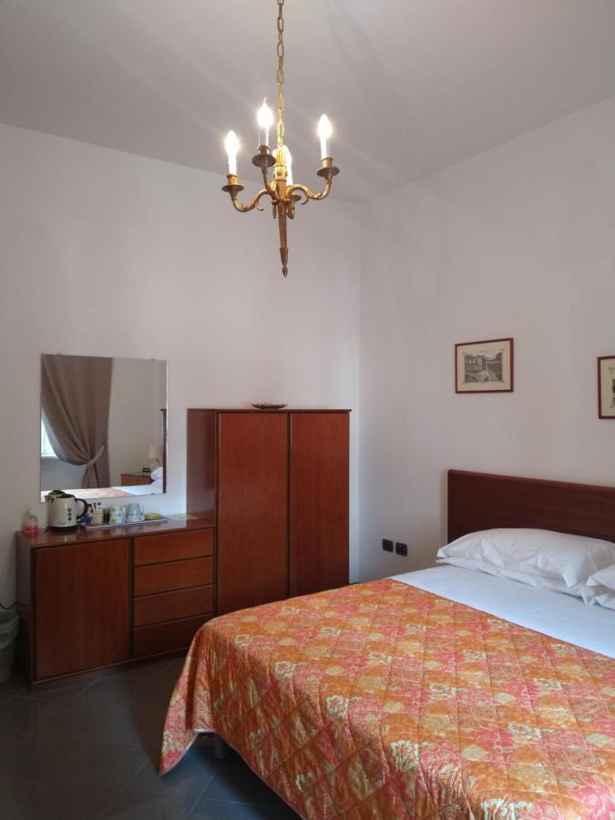 B&B Galileo Napoli Bagian luar foto