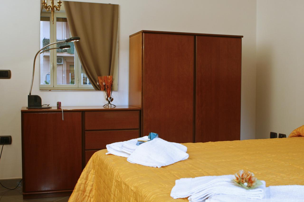 B&B Galileo Napoli Bagian luar foto
