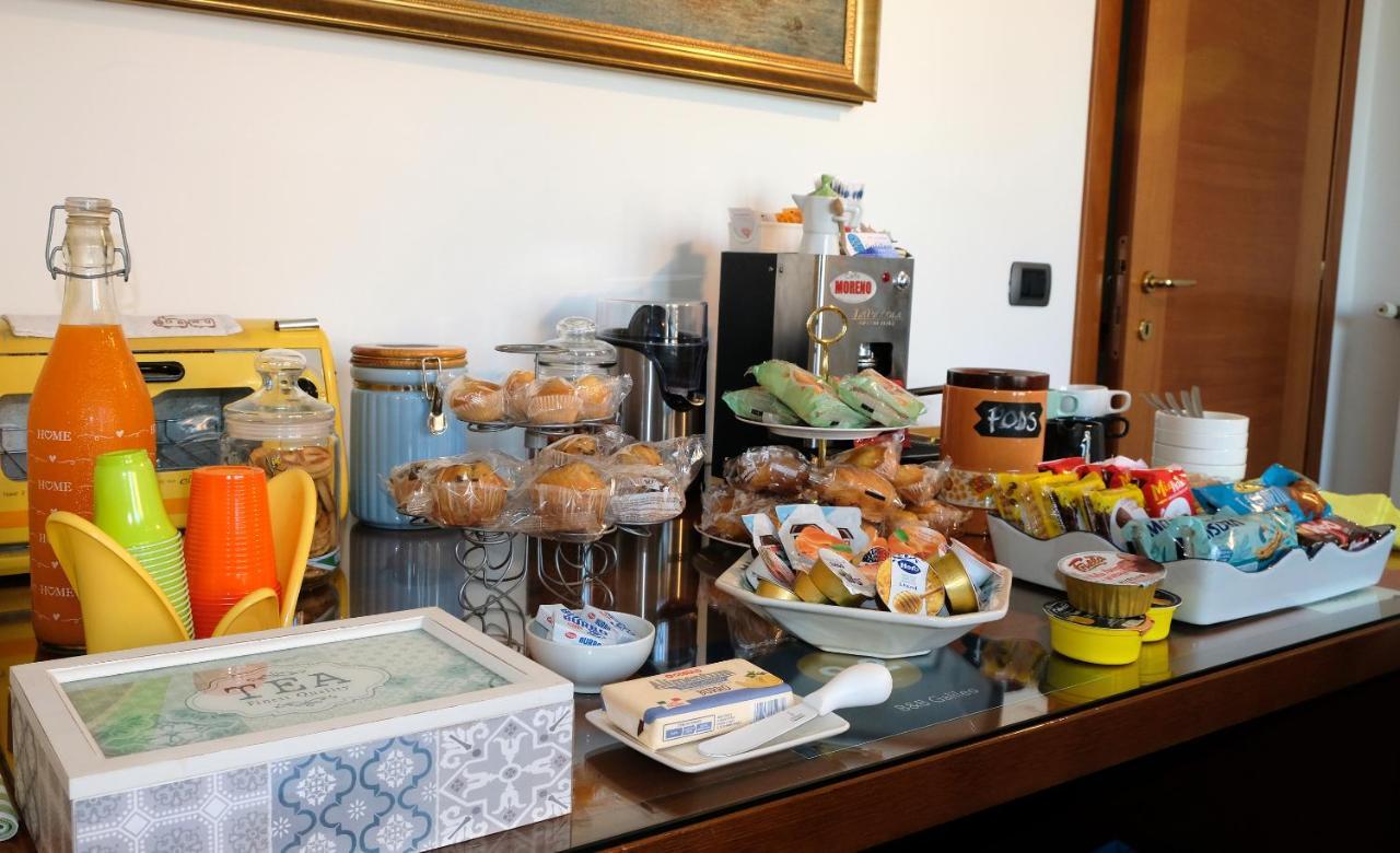 B&B Galileo Napoli Bagian luar foto