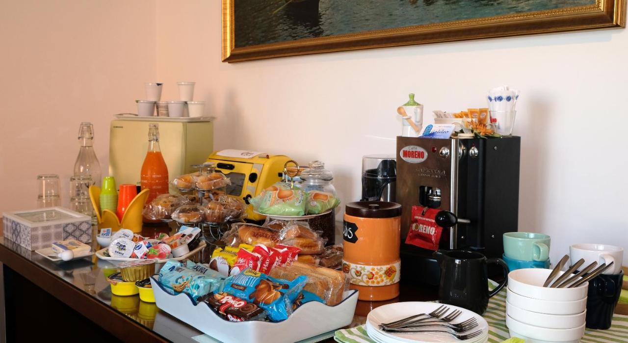 B&B Galileo Napoli Bagian luar foto