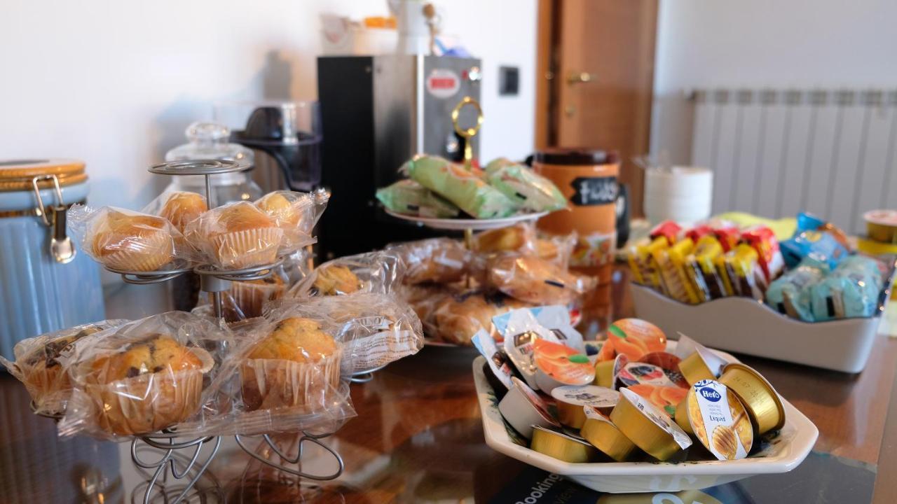 B&B Galileo Napoli Bagian luar foto